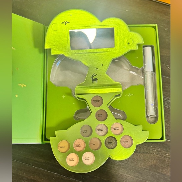 Disney x Ulta Beauty Makeup Kit Bundle (Set of 3) - Picture 5 of 8